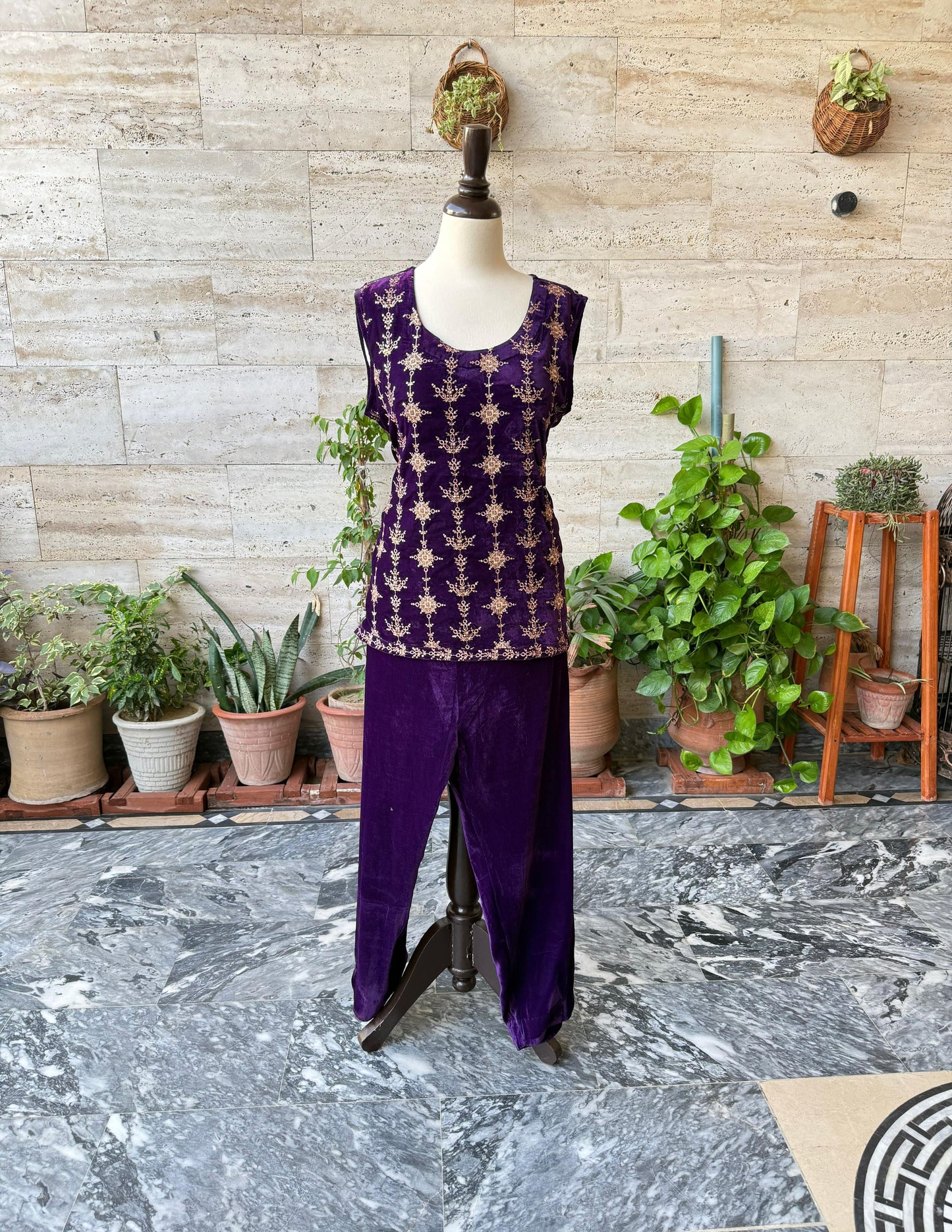 EMBROIDERED VELVET OPEN GOWN SET OF 3