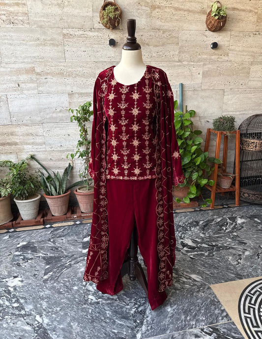 Velvet open gown with sleeveless matching co ord set Pakistani/Indian formal wedding three piece dress.