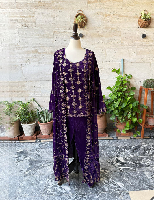 EMBROIDERED VELVET OPEN GOWN SET OF 3