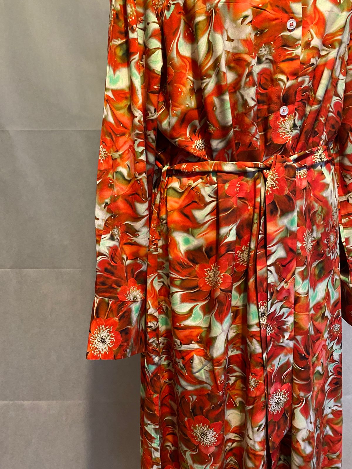 VIBRANT MAXI STYLE FULL LENGTH DRESS WITH A BELT