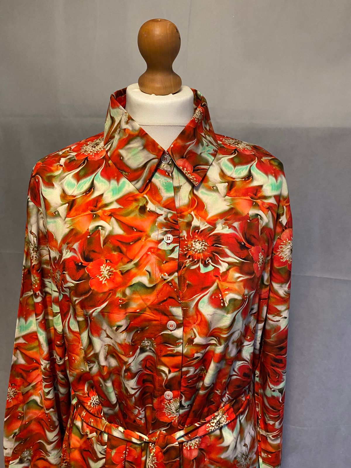 VIBRANT MAXI STYLE FULL LENGTH DRESS WITH A BELT