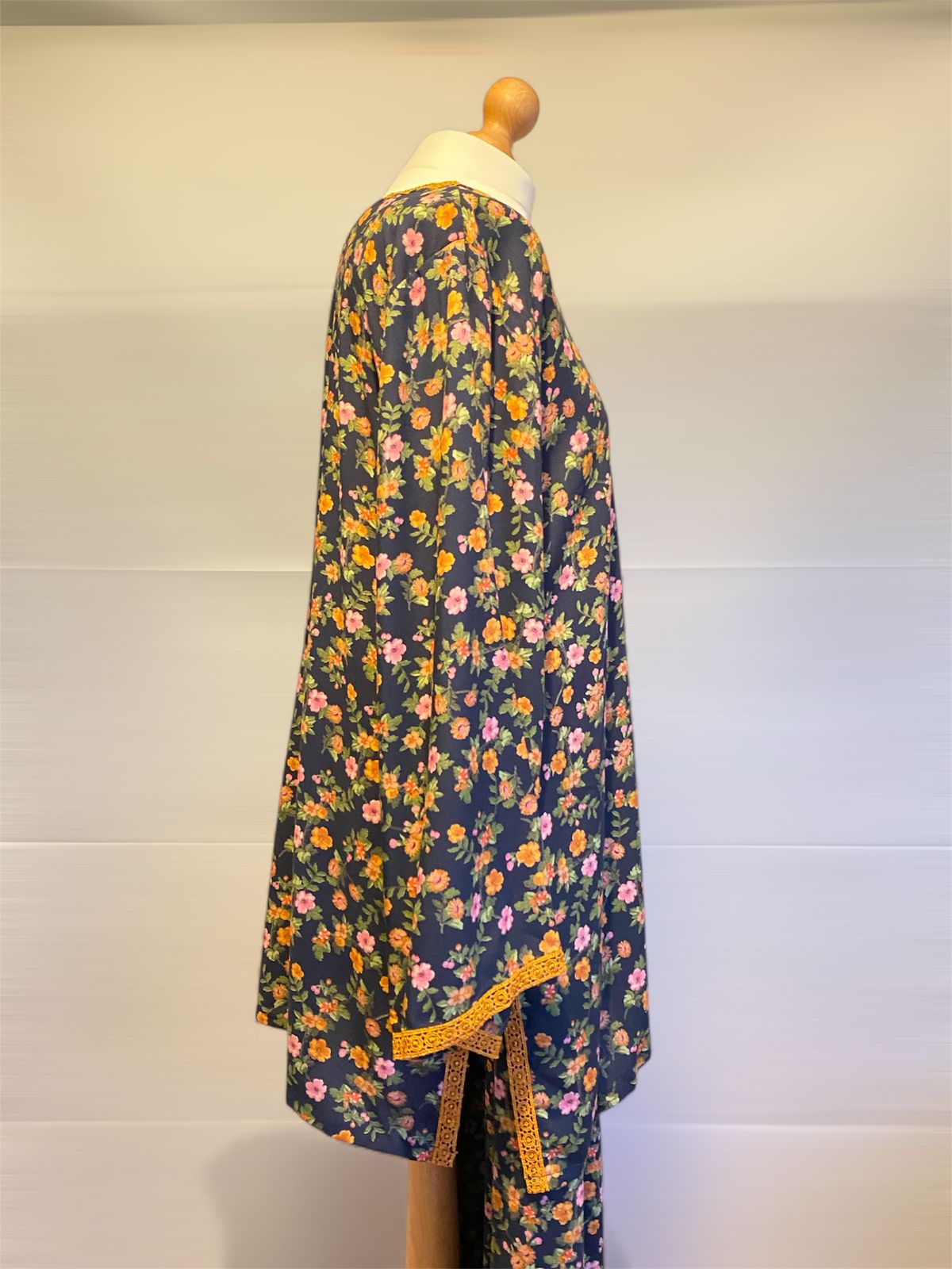 TRADITIONAL LOOKING FLORAL KURTA WITH MATCHING BOTTOMS.